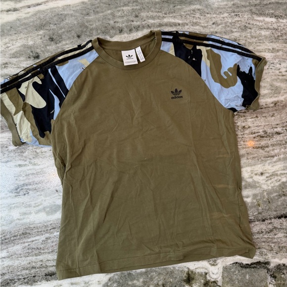 Adidas Men's Olive and Camo Short Sleeve Tee - Picture 3 of 5